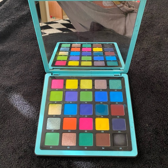 ABH Norvina Collection Palette - Picture 2 of 2